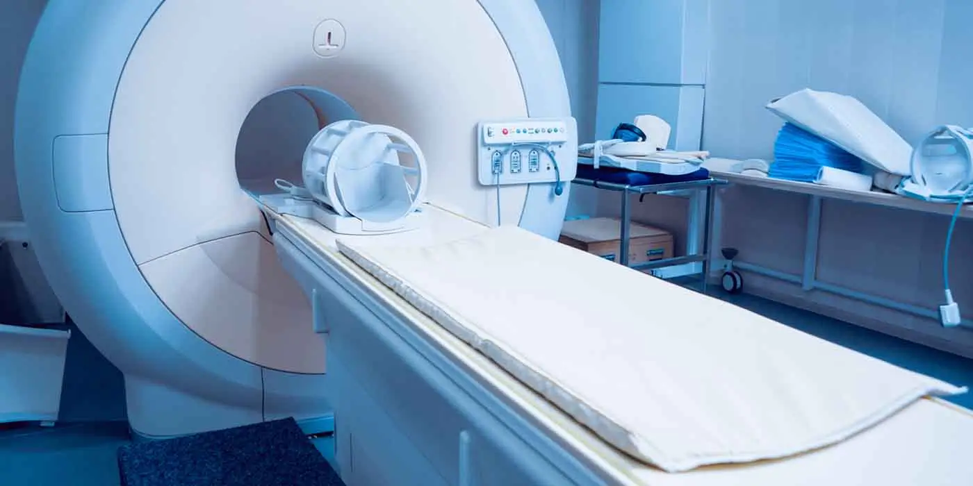 الفرق بين الرنين المغناطيسي بالصبغة وبدون صبغة